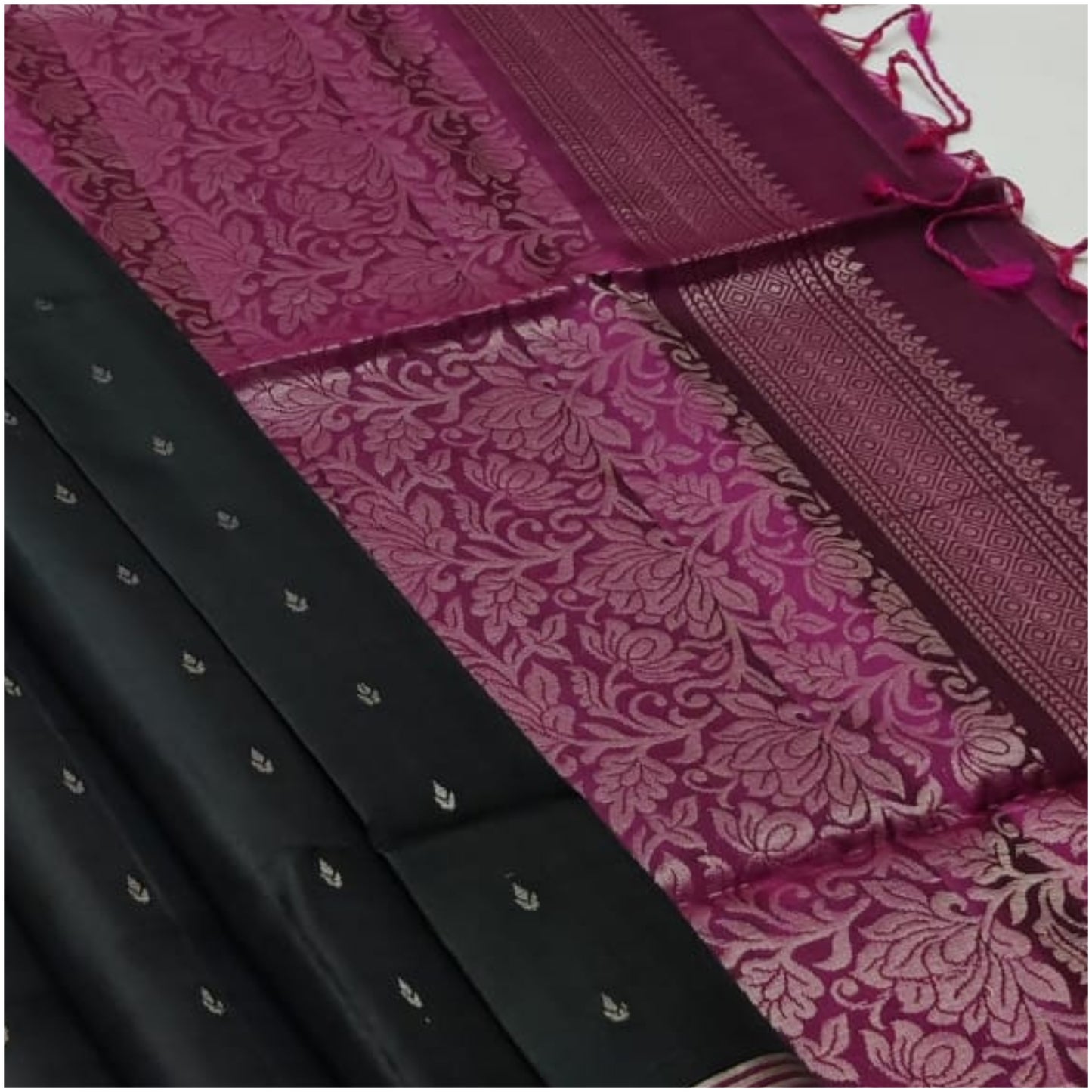 Green Magenta Pure Handloom Double Warp Soft Silk Saree