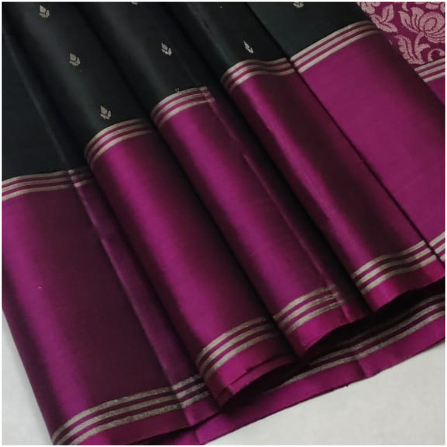Green Magenta Pure Handloom Double Warp Soft Silk Saree