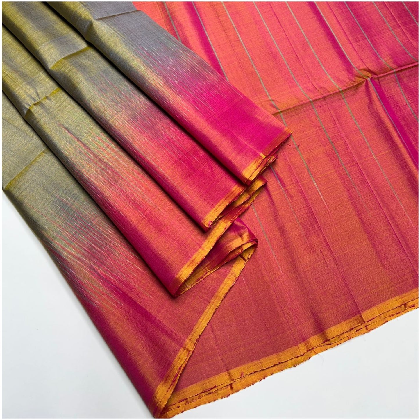 Sea Grey Pink Pure Handloom Dye Contrast Soft Silk Saree