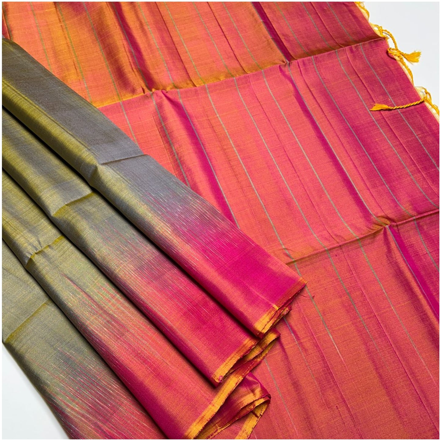 Sea Grey Pink Pure Handloom Dye Contrast Soft Silk Saree