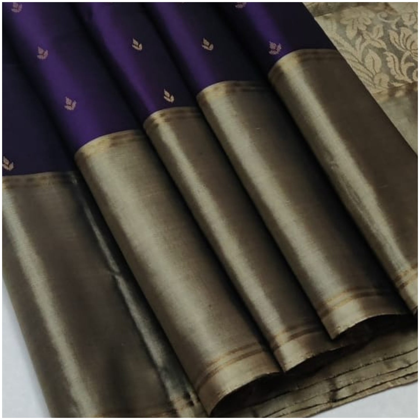 Deep Purple Silver Handloom Double Warp Soft Silk Saree