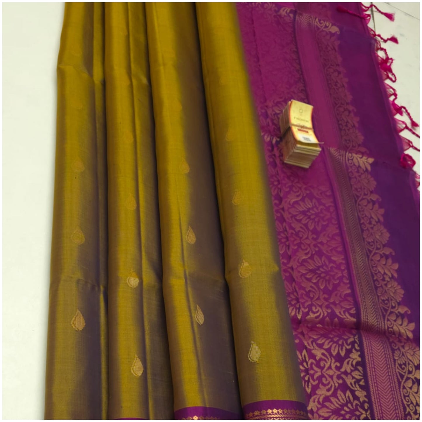 Nyra Olive Green Magenta Pink Pure Handloom Double Warp Soft Silk Saree