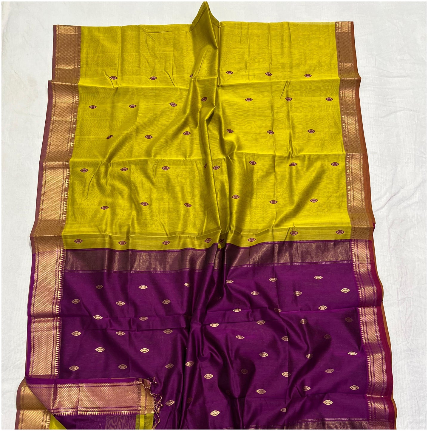 Rich Bright Green Violet Pure Handloom Maheshwari Silk