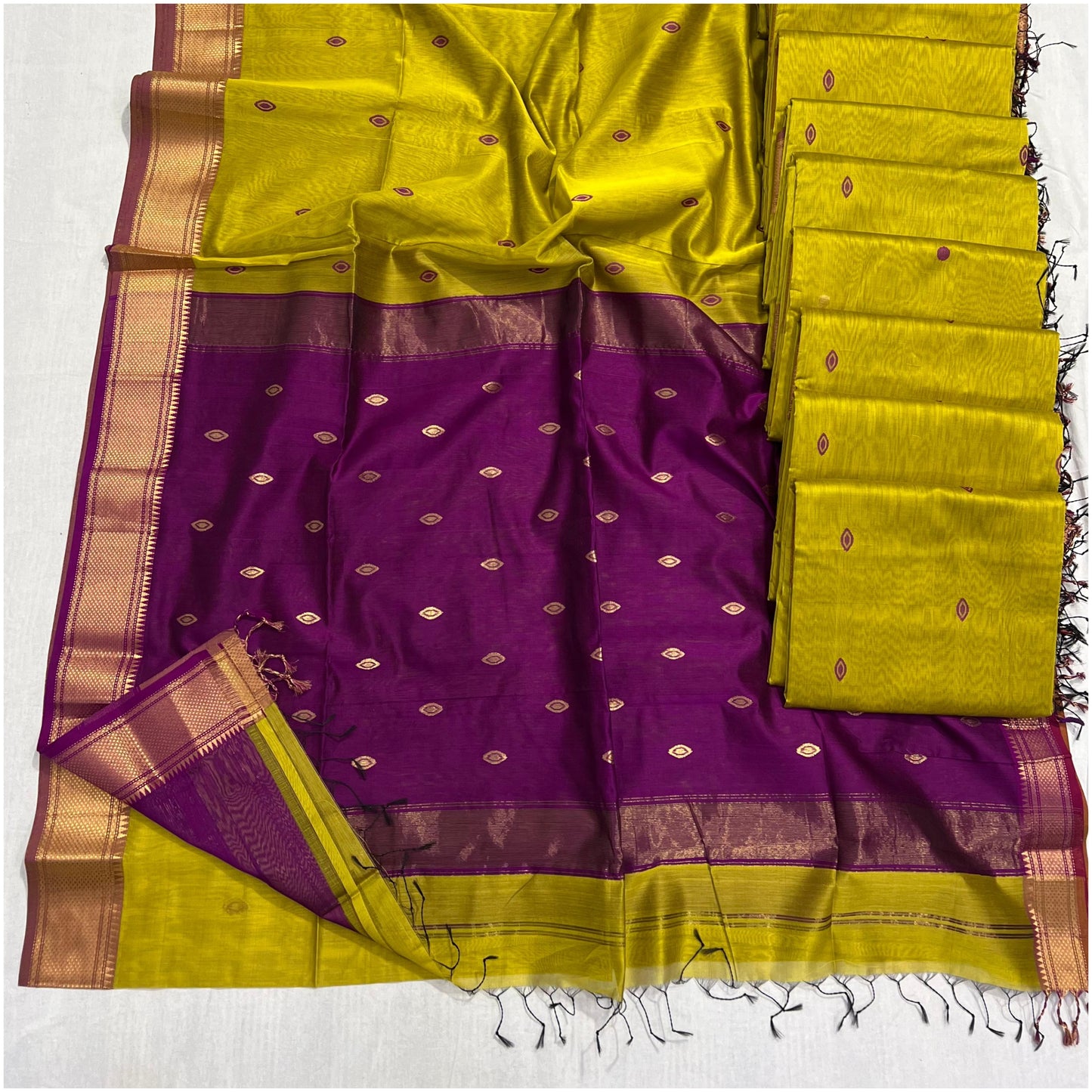Rich Bright Green Violet Pure Handloom Maheshwari Silk