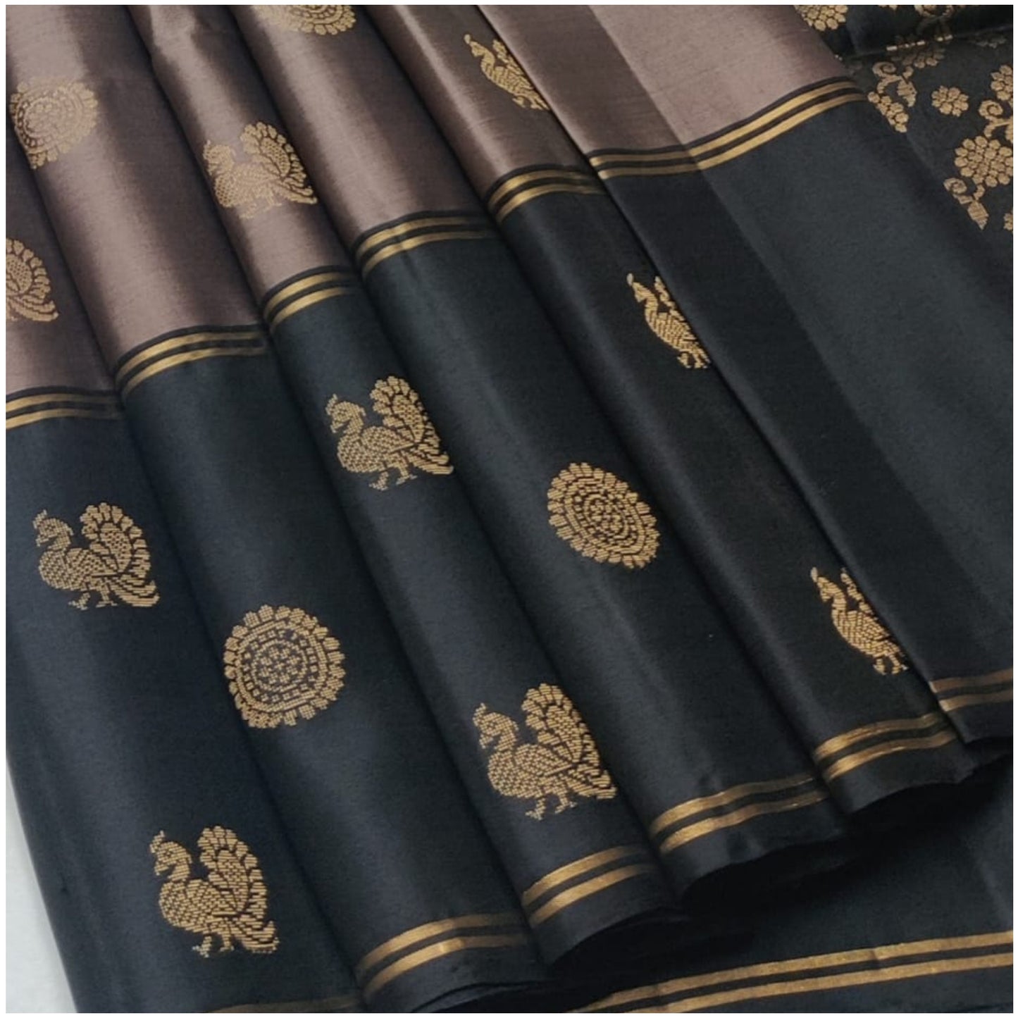 Dhasan Dusty Taupe Black Pure Handloom Double Warp Soft Silk Saree