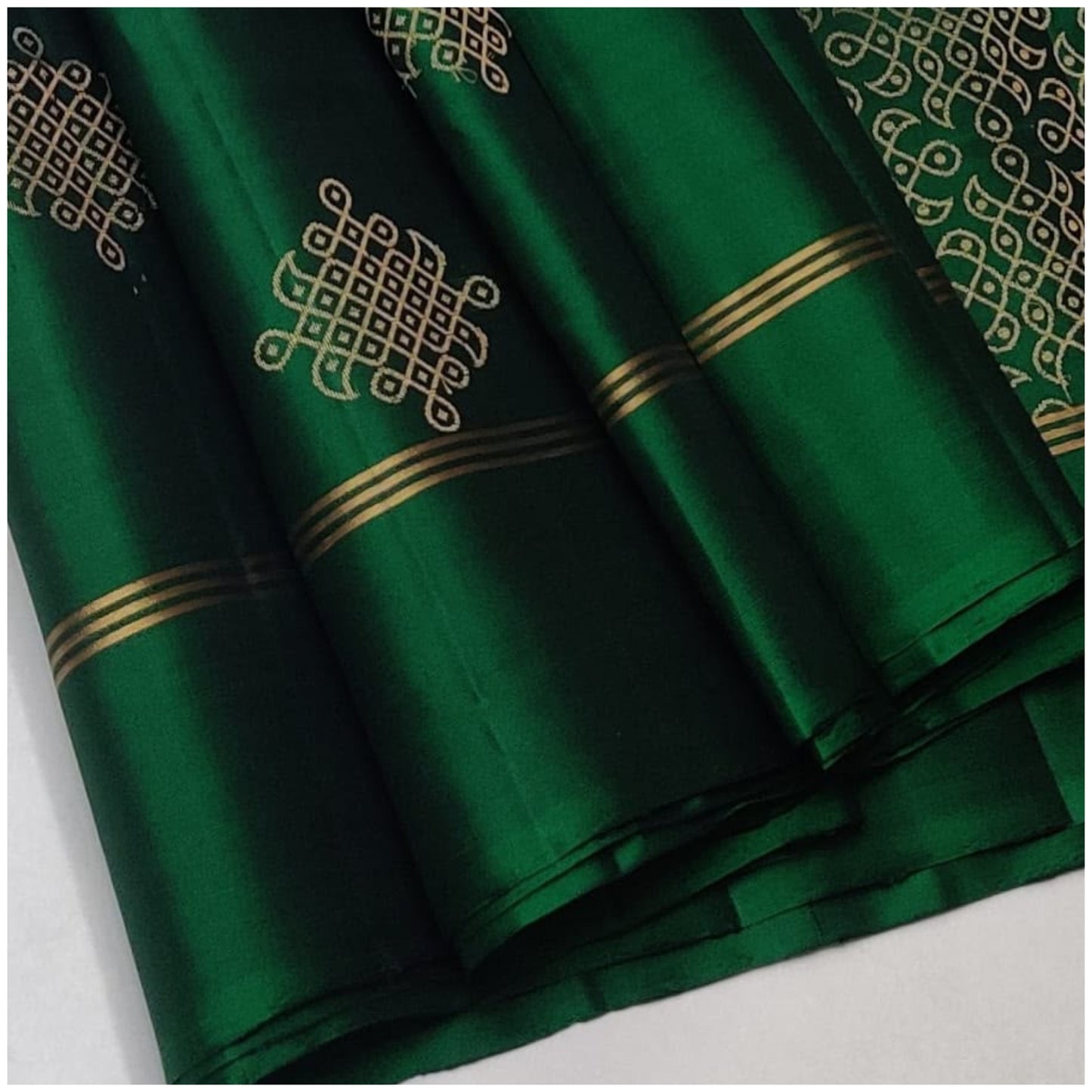 Kiara Emerald Green Pure Handloom Double Warp Soft Silk Saree