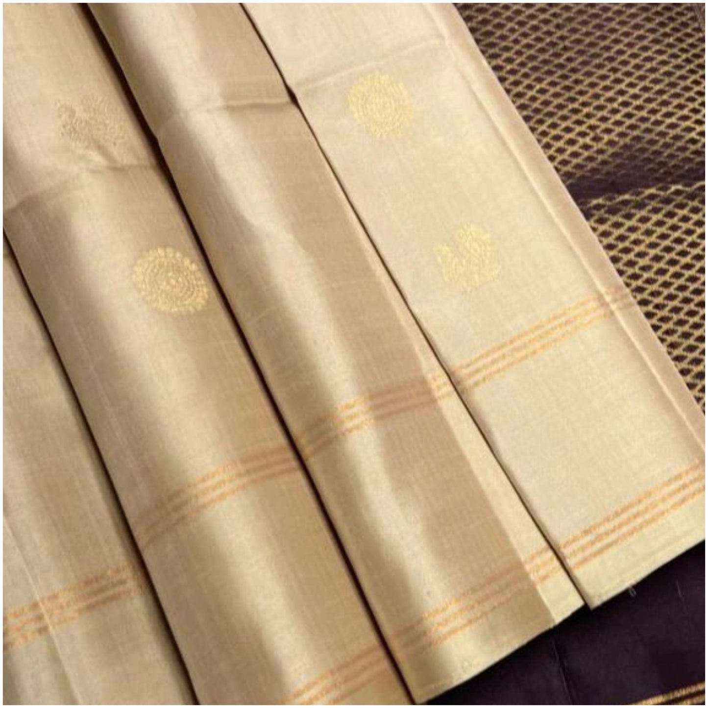 Venna Beige Dark Cocoa Pure Handloom Double Warp Soft Silk Saree